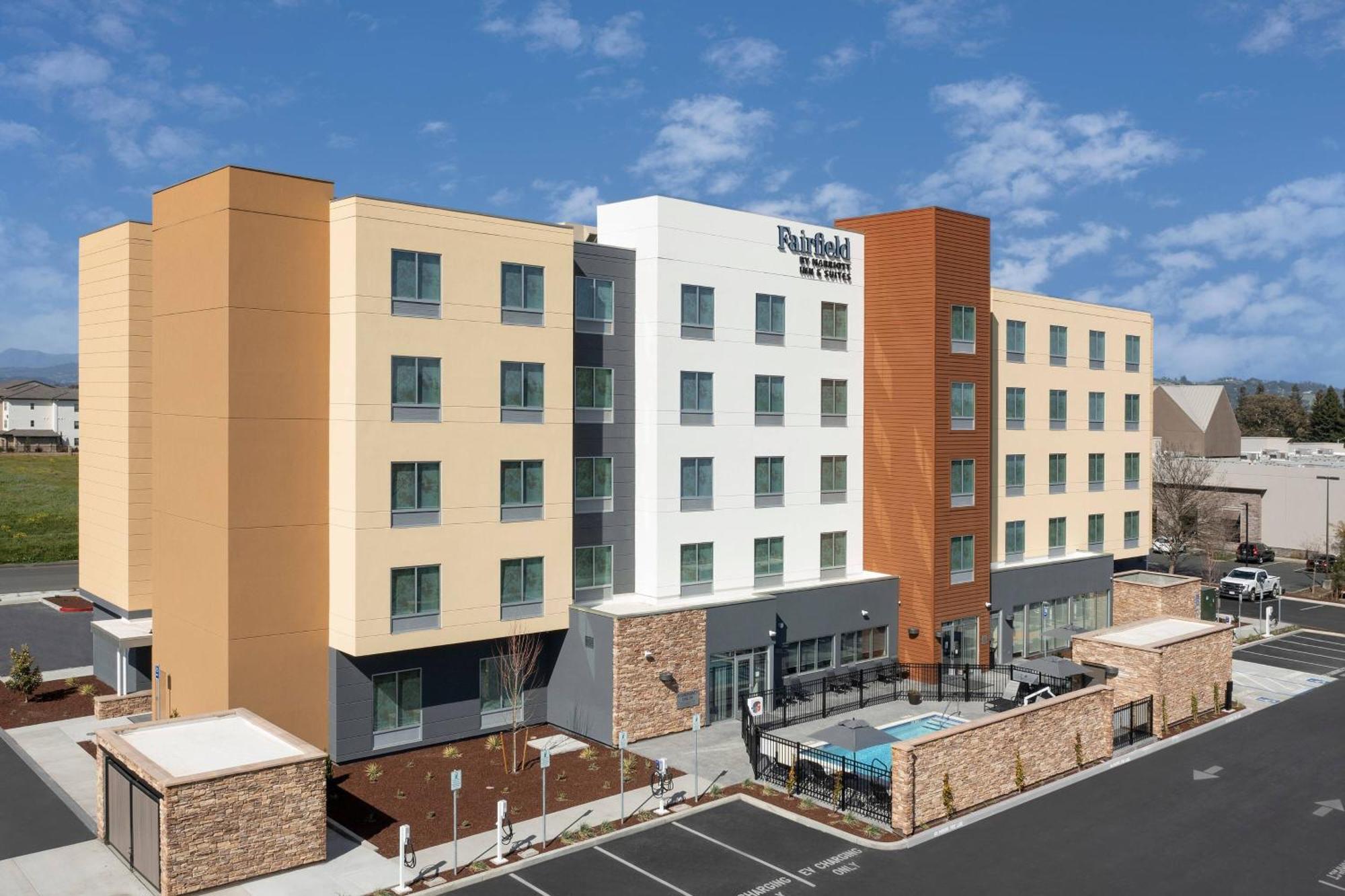 Fairfield Inn & Suites By Marriott Santa Rosa Ронерт-Парк Экстерьер фото
